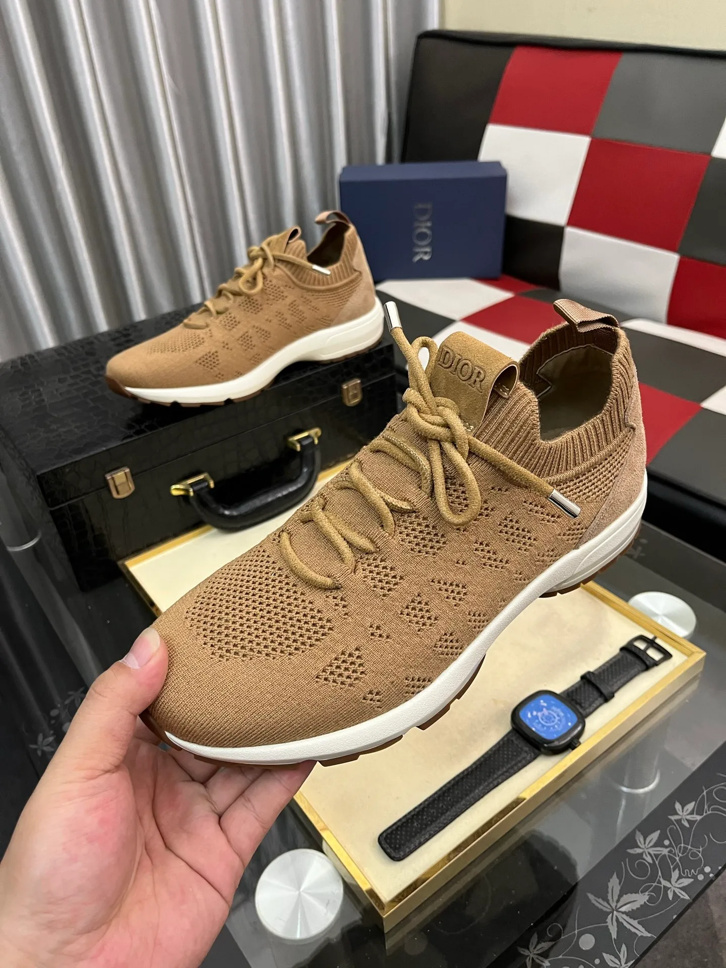 Men's shoes 💰: 400⌚️⌚️2025 new Dior fly-knit breathable casual men's shoes are on the market, original order, impeccable, the upper is made of imported fly-knit, and the original outsole is made one to one quarter. It is super comfortable on the feet. It is a must-buy pair of shoes. Available in sizes 38-446️⃣
